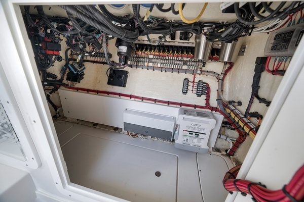 SeaVee 370Z Yacht For Sale
