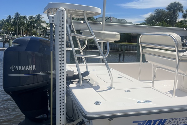 22ft Pathfinder Yacht For Sale
