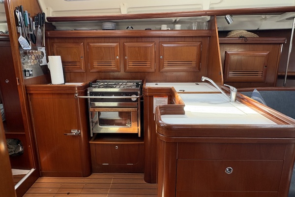 Day Of Air 37ft Beneteau Yacht For Sale