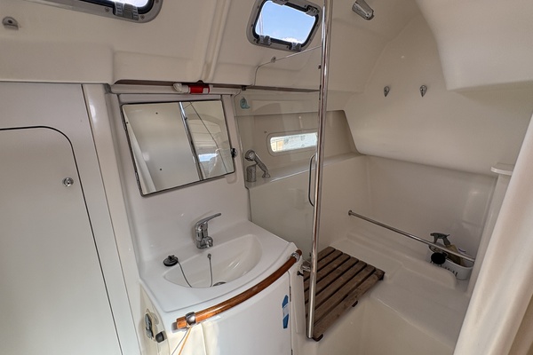 Day Of Air 37ft Beneteau Yacht For Sale