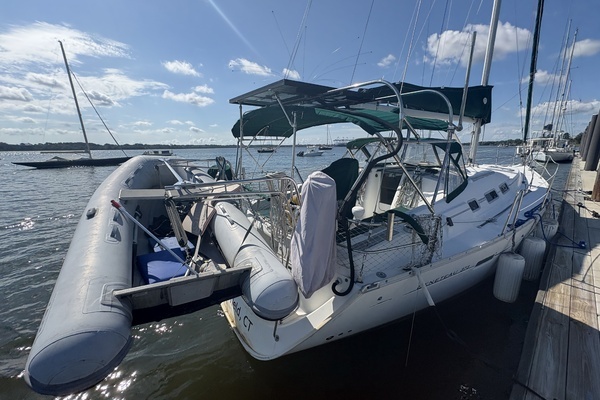 Photo of the 2006 Beneteau 373 "Day Of Air"