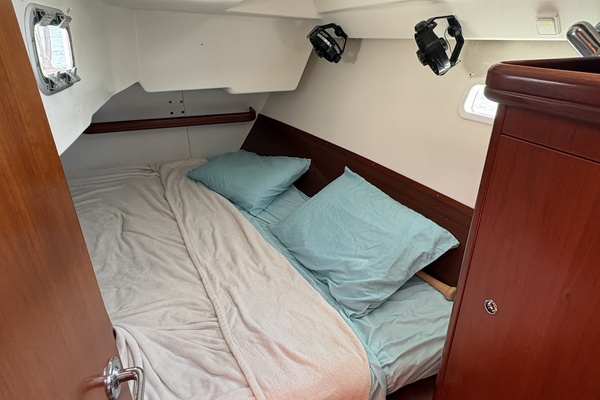 Day Of Air 37ft Beneteau Yacht For Sale