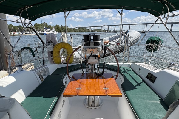 Day Of Air 37ft Beneteau Yacht For Sale