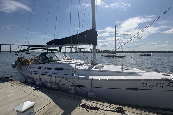 Photo of the 2006 Beneteau 373 "Day Of Air"