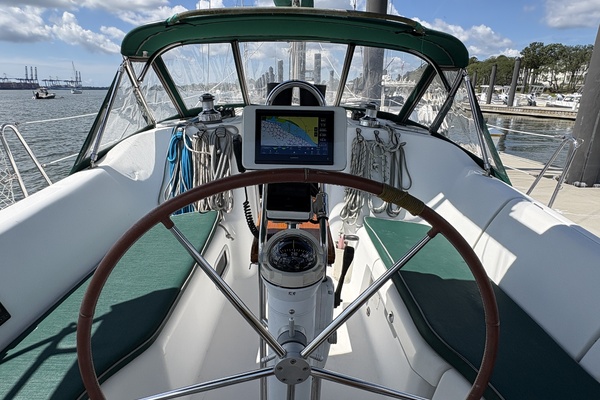 Day Of Air 37ft Beneteau Yacht For Sale