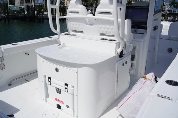 28ft Sea Hunt Yacht For Sale