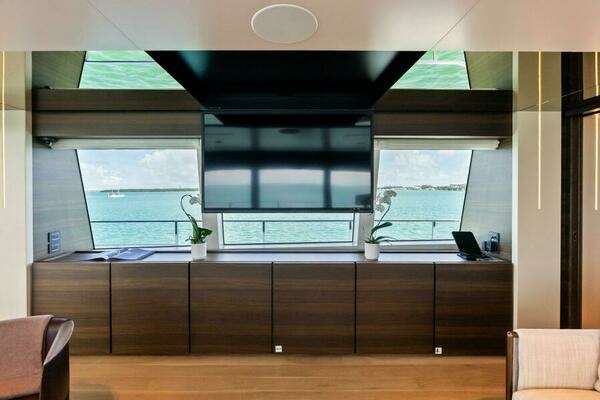 Custom Line 33 Navetta Yacht For Sale