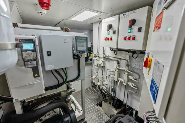 LUMPASAURUS 108ft Custom Line Yacht For Sale