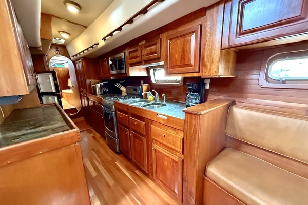 Bruce Roberts 64 Yacht For Sale