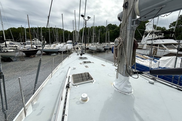 Bruce Roberts 64 Yacht For Sale