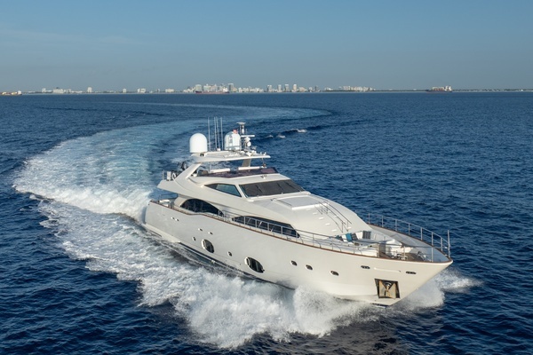 2011 Ferretti Yachts 97