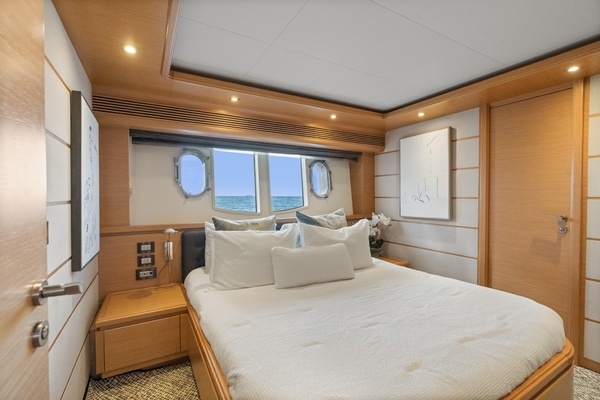 Ferretti Yachts Custom Line Yacht For Sale