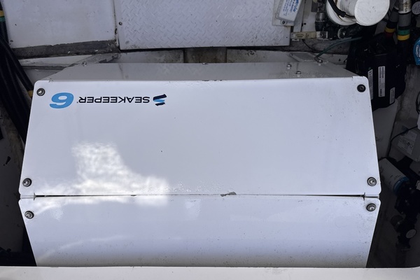 Everglades 435 CC Yacht For Sale