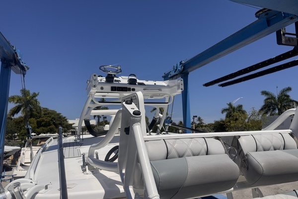 Everglades 435 CC Yacht For Sale