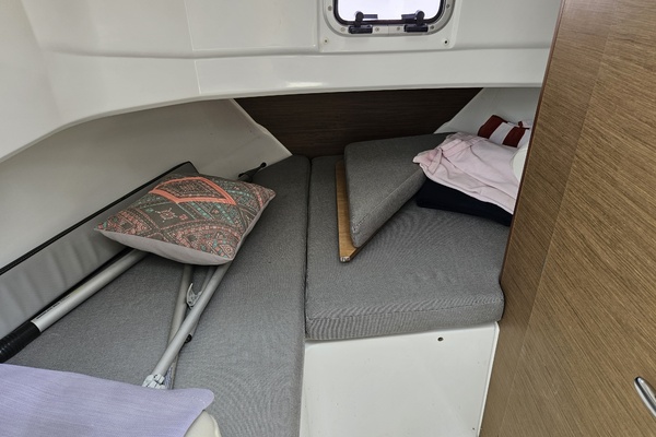 26ft Jeanneau Yacht For Sale
