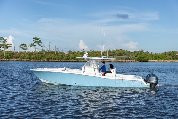 2015 Invincible 36