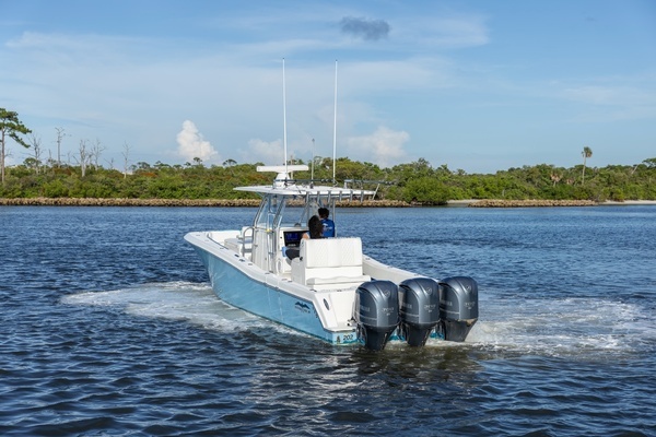 2015 Invincible 36