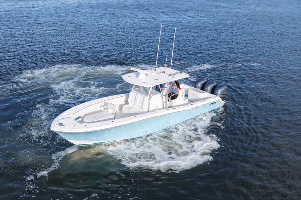 2015 Invincible 36