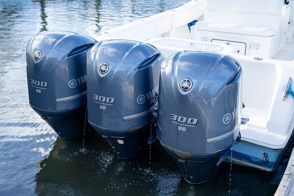 2015 Invincible 36