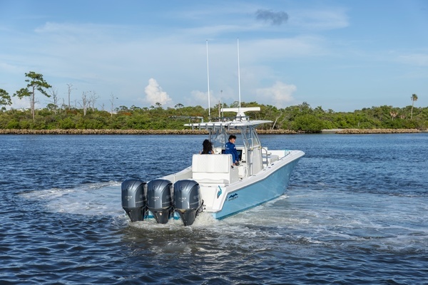 2015 Invincible 36