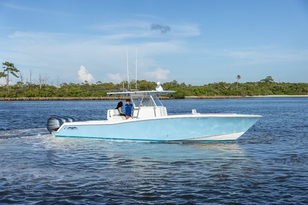 2015 Invincible 36