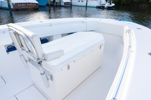 2015 Invincible 36