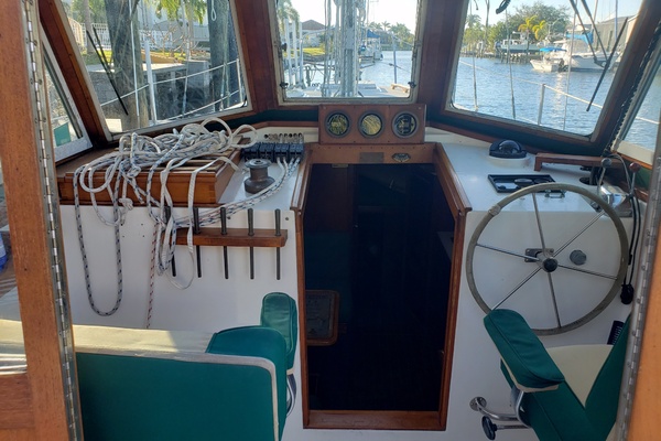Mystic 31ft Cape Dory Yacht For Sale
