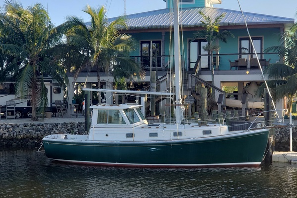 Mystic 31ft Cape Dory Yacht For Sale