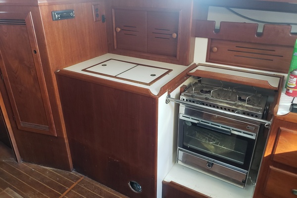 Mystic 31ft Cape Dory Yacht For Sale