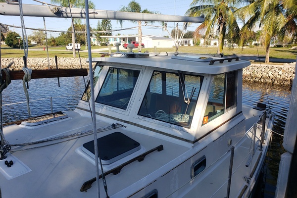 Mystic 31ft Cape Dory Yacht For Sale