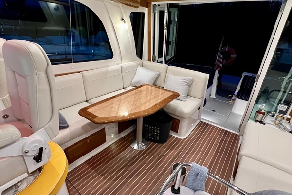 Back Cove 372 Yacht For Sale