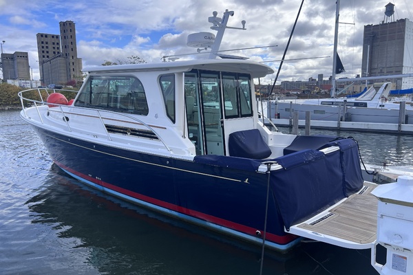 37ft Back Cove Yacht For Sale
