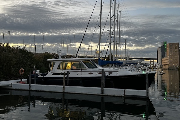Back Cove 372 Yacht For Sale