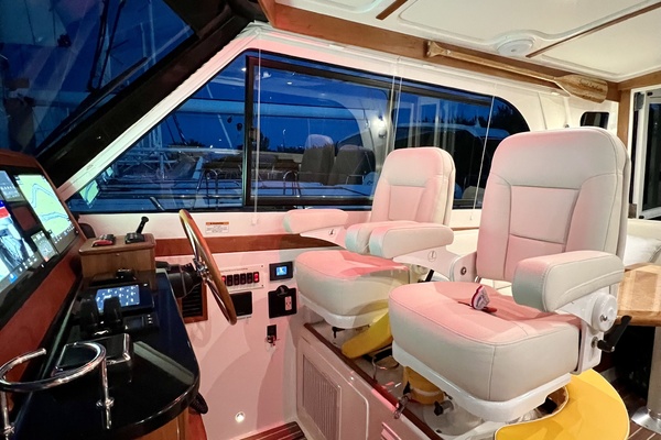 37ft Back Cove Yacht For Sale