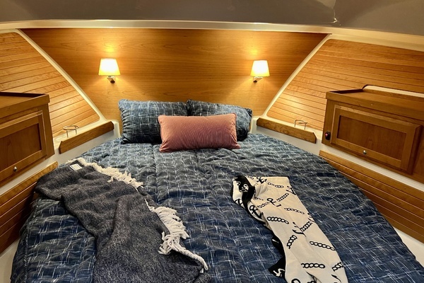 Back Cove 372 Yacht For Sale