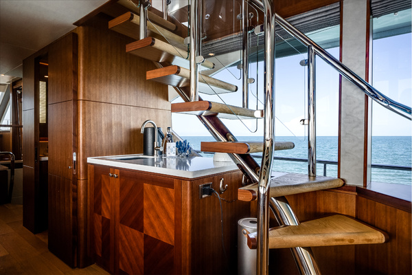 100ft Ocean Alexander Yacht For Sale