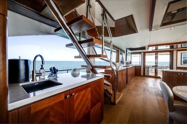 100ft Ocean Alexander Yacht For Sale