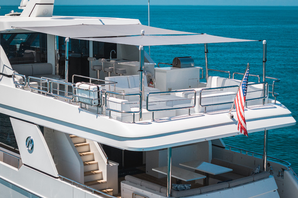 100ft Ocean Alexander Yacht For Sale