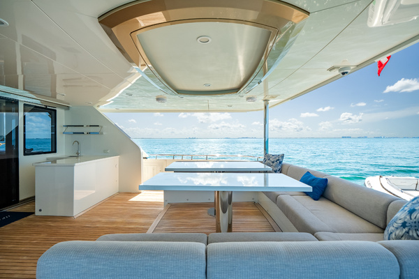 100ft Ocean Alexander Yacht For Sale