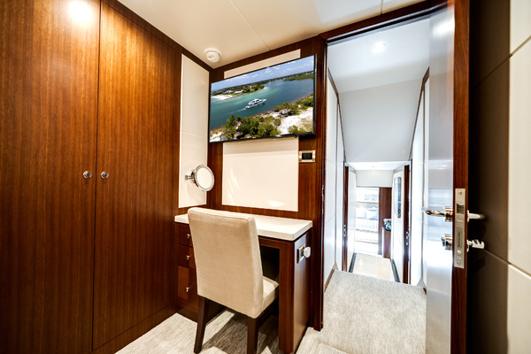 100ft Ocean Alexander Yacht For Sale