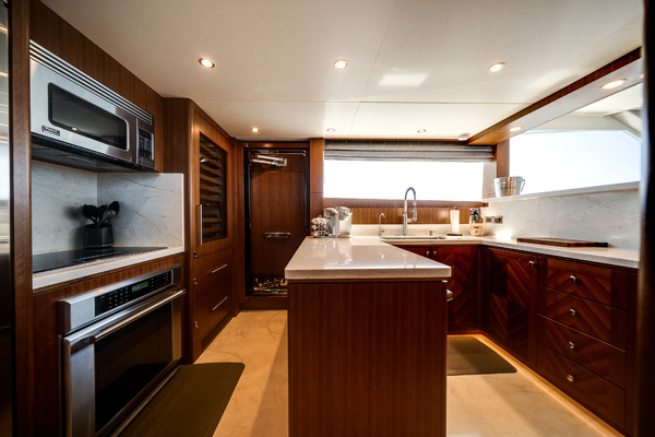 100ft Ocean Alexander Yacht For Sale