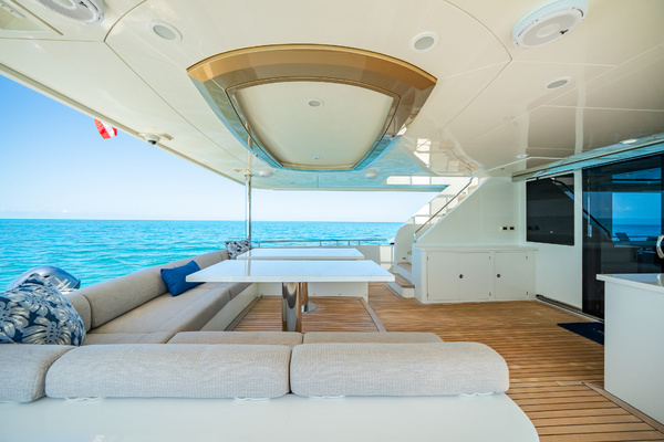 Ocean Alexander 100 MY Yacht For Sale