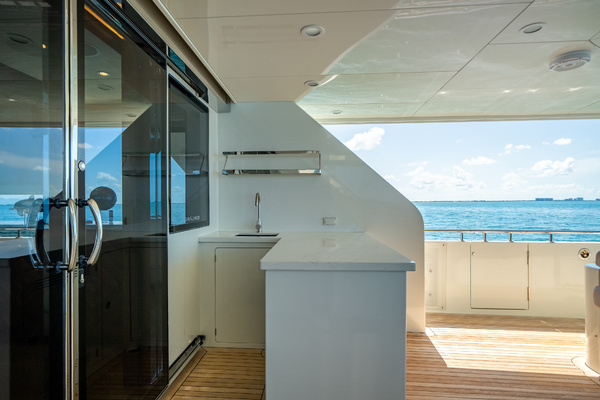 Ocean Alexander 100 MY Yacht For Sale