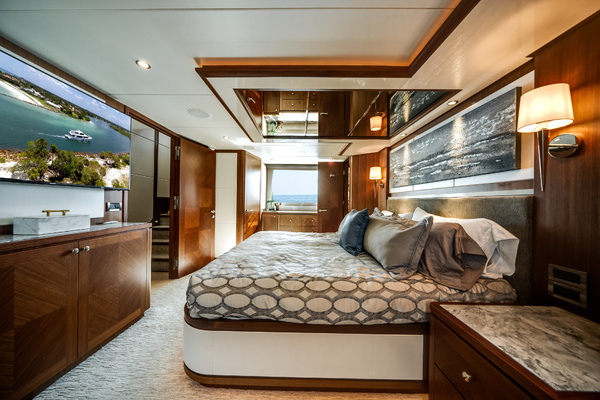 100ft Ocean Alexander Yacht For Sale