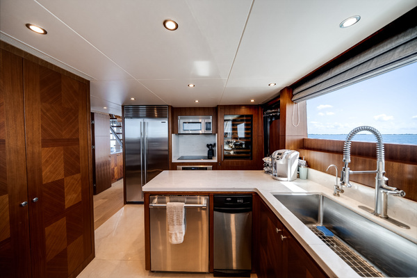 Ocean Alexander 100 MY Yacht For Sale