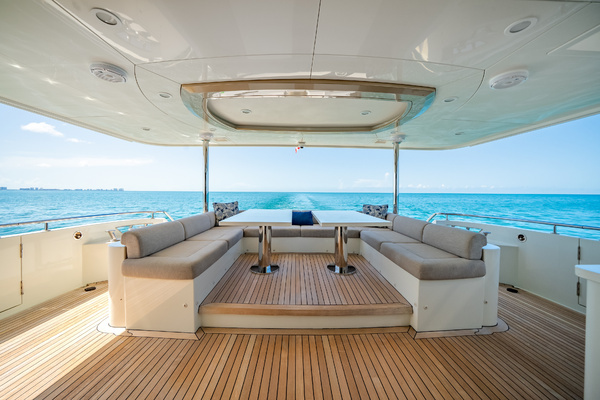 Ocean Alexander 100 MY Yacht For Sale