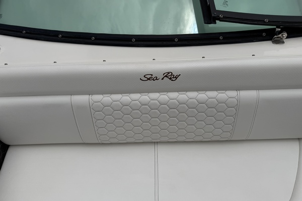 25ft Sea Ray Yacht For Sale