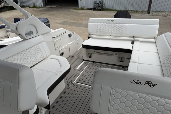 25ft Sea Ray Yacht For Sale