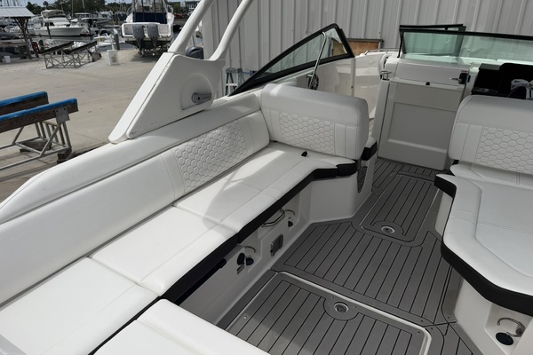 25ft Sea Ray Yacht For Sale