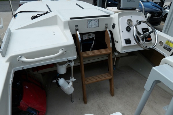 21ft Boston Whaler Yacht For Sale